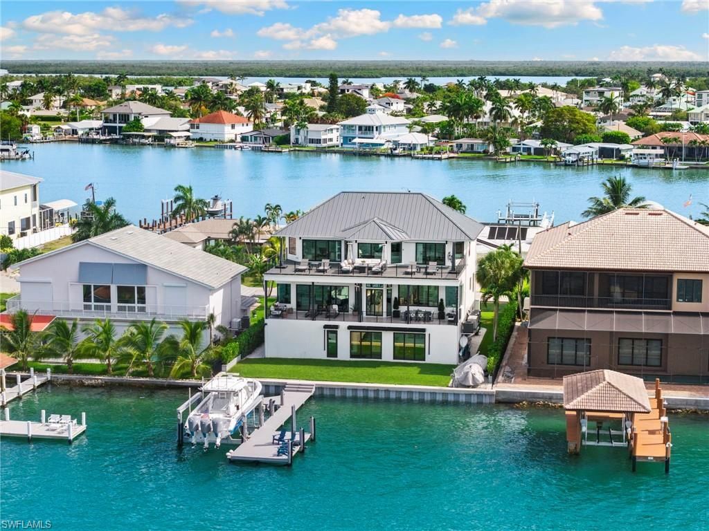 18 Pelican St E, Naples, FL 34113 Photo