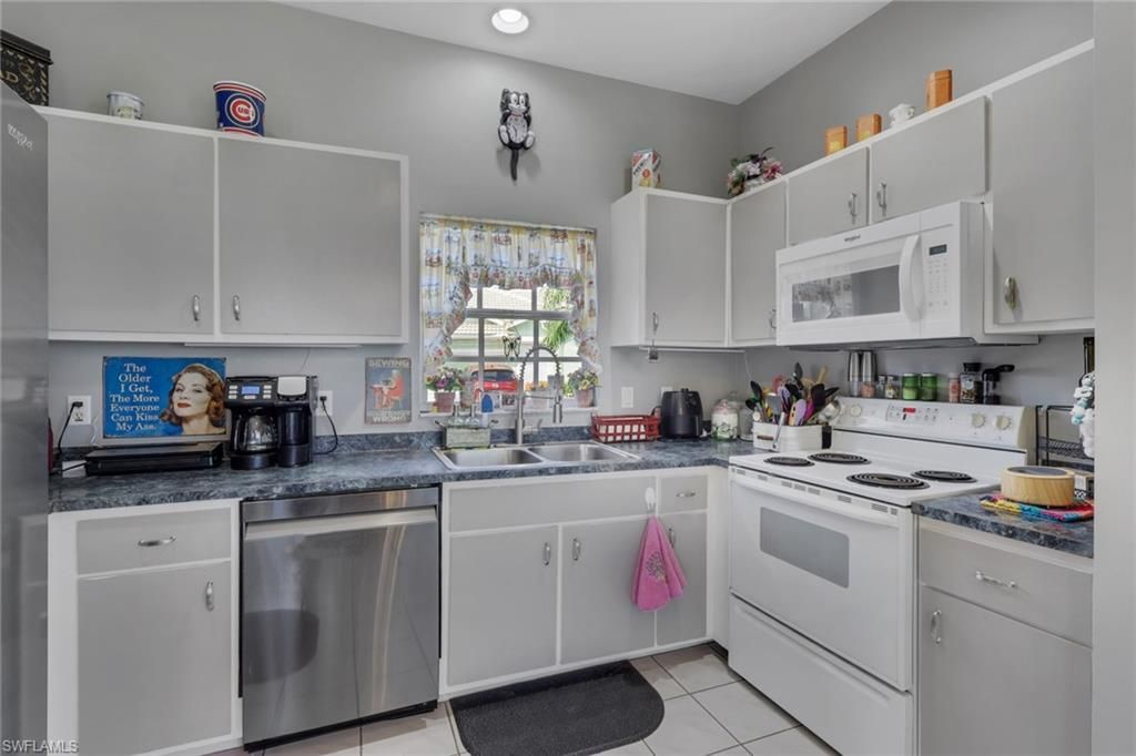 10717 Tropical Moon Ct, Estero, FL 33928 Photo