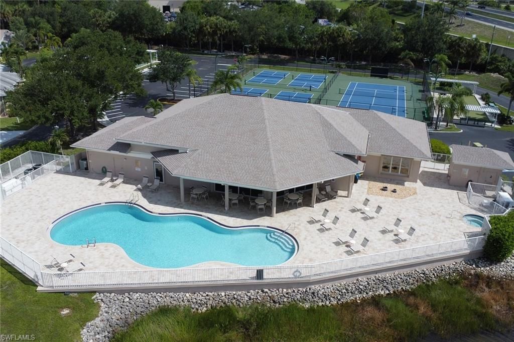 10717 Tropical Moon Ct, Estero, FL 33928 Photo