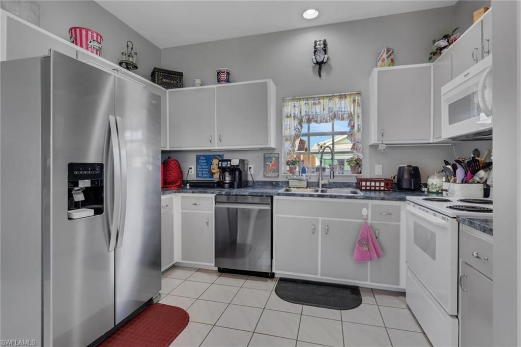 10717 Tropical Moon Ct, Estero, FL 33928 Photo
