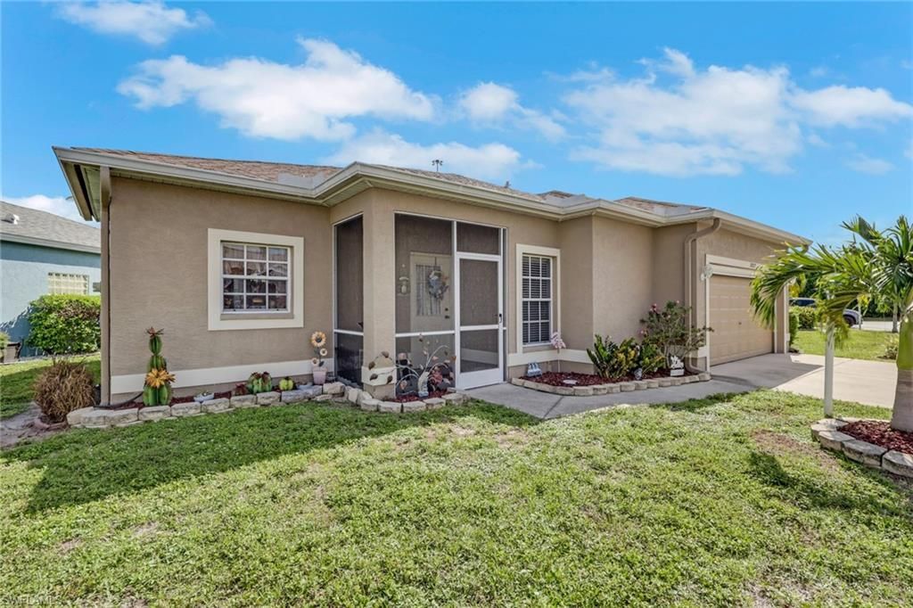 10717 Tropical Moon Ct, Estero, FL 33928 Photo