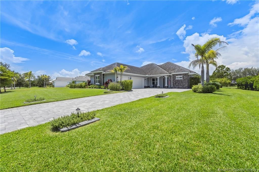 1100 SW Squire Johns Lane, Palm City, FL 34990 Photo