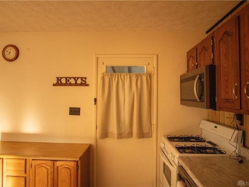 1991 Drake Drive, Xenia, OH 45385 Photo 12
