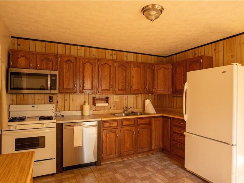 1991 Drake Drive, Xenia, OH 45385 Photo 9