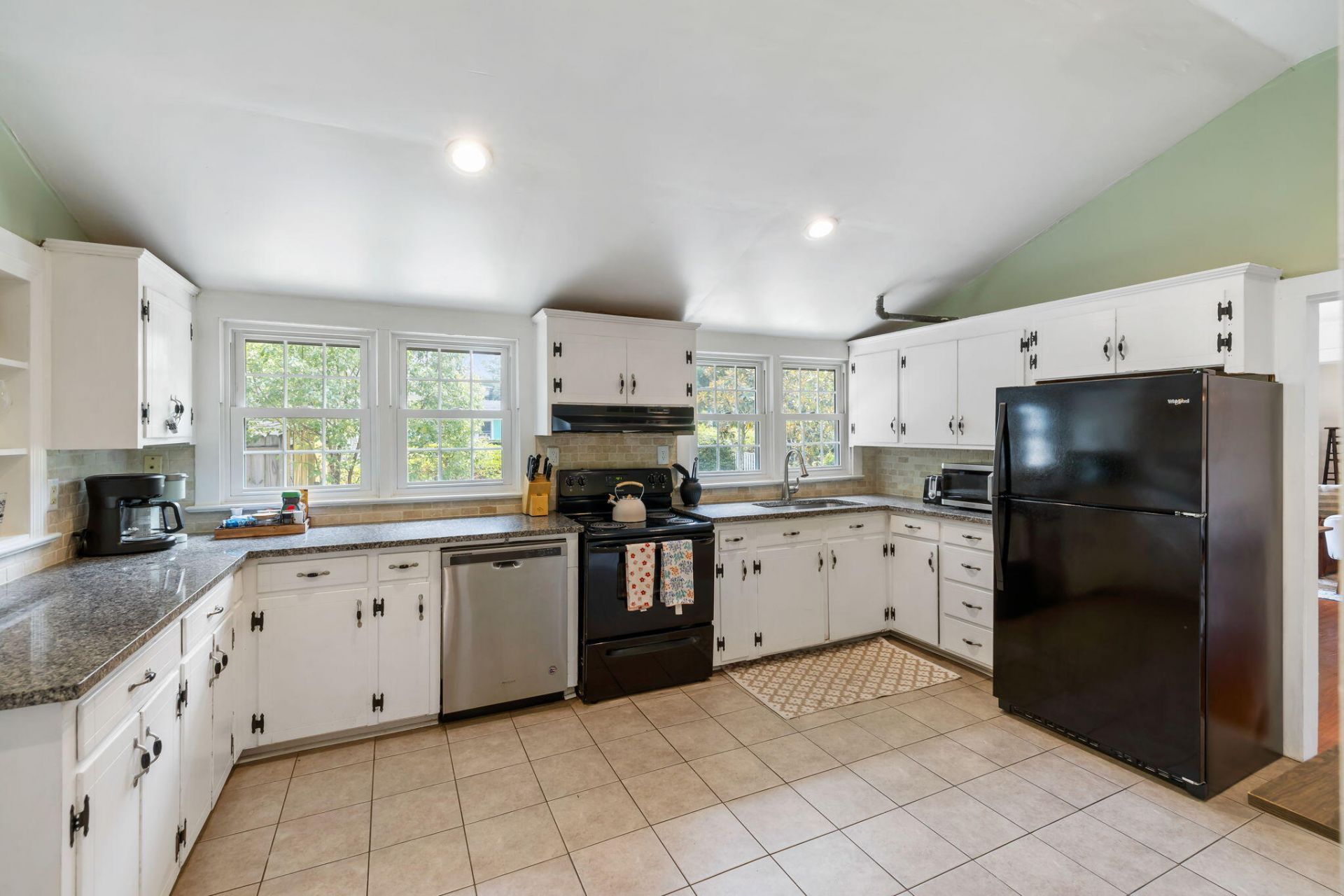 1116 Bexley Street Photo 8