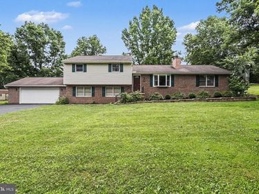 6825 GLATFELTERS STATION ROAD, SEVEN VALLEYS, PA 17360
