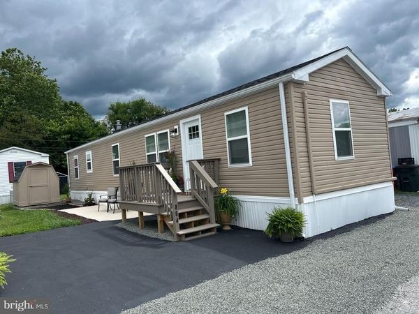 864 BUTTONWOOD AVENUE , SPRING CITY, PA 19475