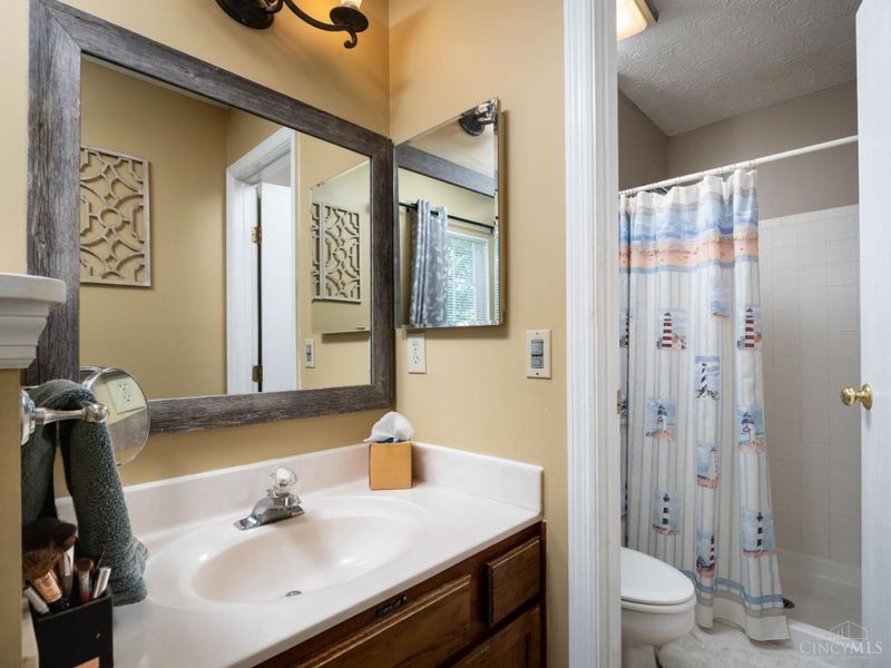 556 Laurel Grove Court, Union Twp, OH 45244 Photo 13