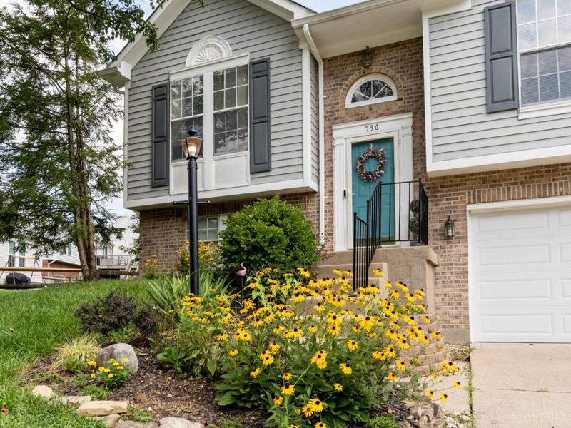 556 Laurel Grove Court, Union Twp, OH 45244 Photo 2