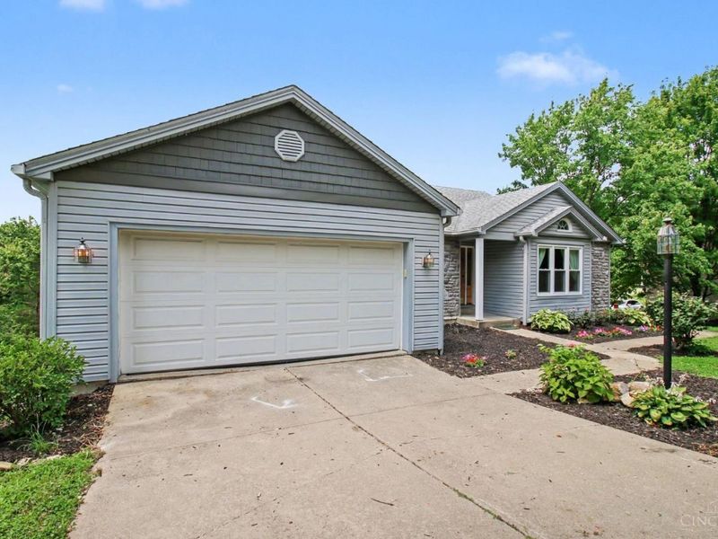 8293 Paddington Court, West Chester, OH 45069 Photo 3