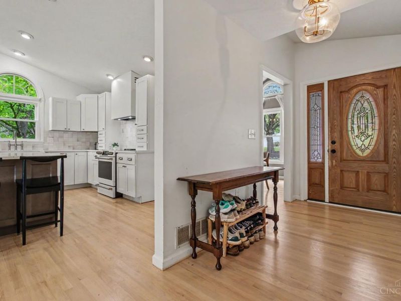 8293 Paddington Court, West Chester, OH 45069 Photo 6