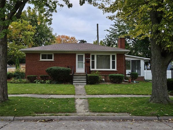 721 NORTH Drive , Wyandotte, Mi 48192