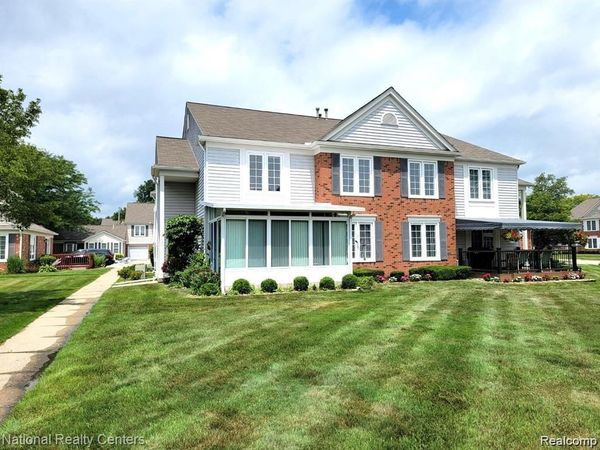 37485 Stonegate Circle, Unit 75, Clinton Township, Mi 48036