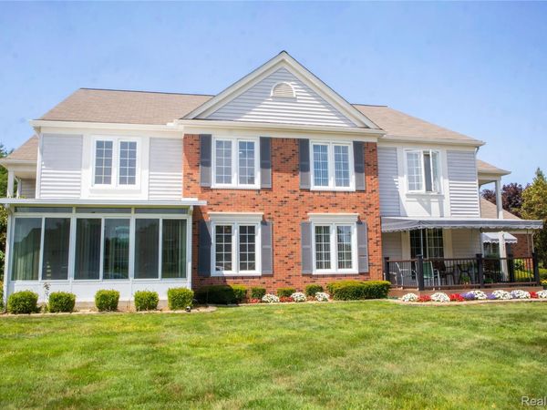 37485 Stonegate Circle, Unit 75, Clinton Township, Mi 48036