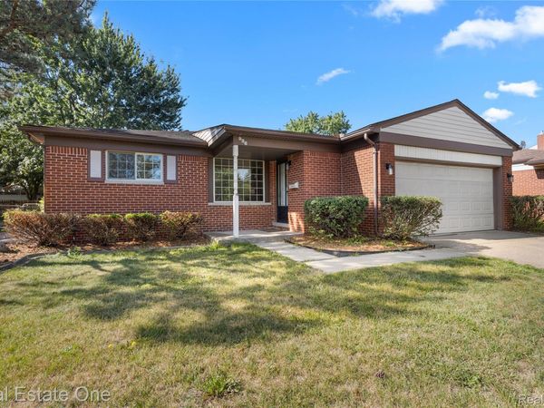 936 Tanglewood Drive , Madison Heights, Mi 48071