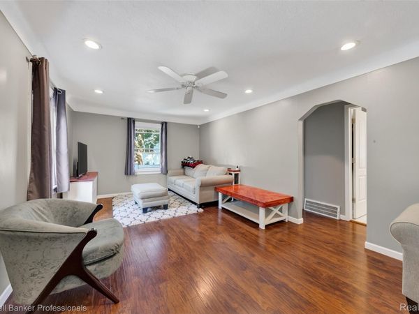 5300 Clinton River Drive, Waterford Township, Mi 48327