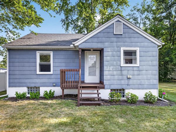 5300 Clinton River Drive, Waterford Township, Mi 48327