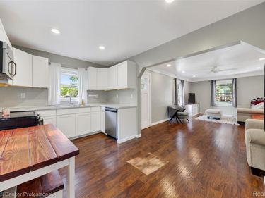 5300 Clinton River Drive, Waterford Township, Mi 48327