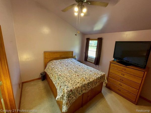 2903 N Lake Angelus Road W, Waterford Township, Mi 48329