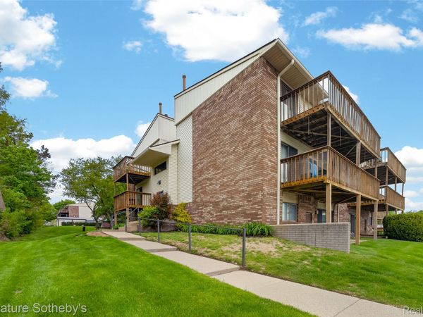875 S Pontiac Trail , Unit B208, Walled Lake, Mi 48390