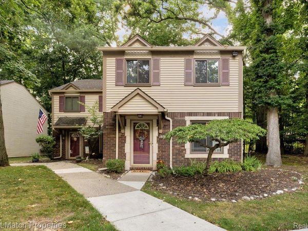 1514 Streamwood Court, Rochester Hills, Mi 48309