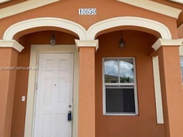 10850 SW 243rd Ln, Homestead, FL 33032