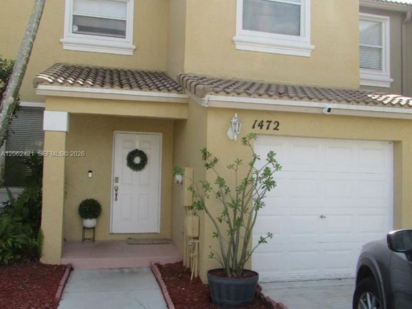 1472 NW 154th Ln , Pembroke Pines, FL 33028