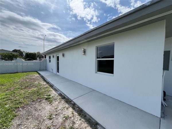 705 E 20th St , Hialeah, FL 33013