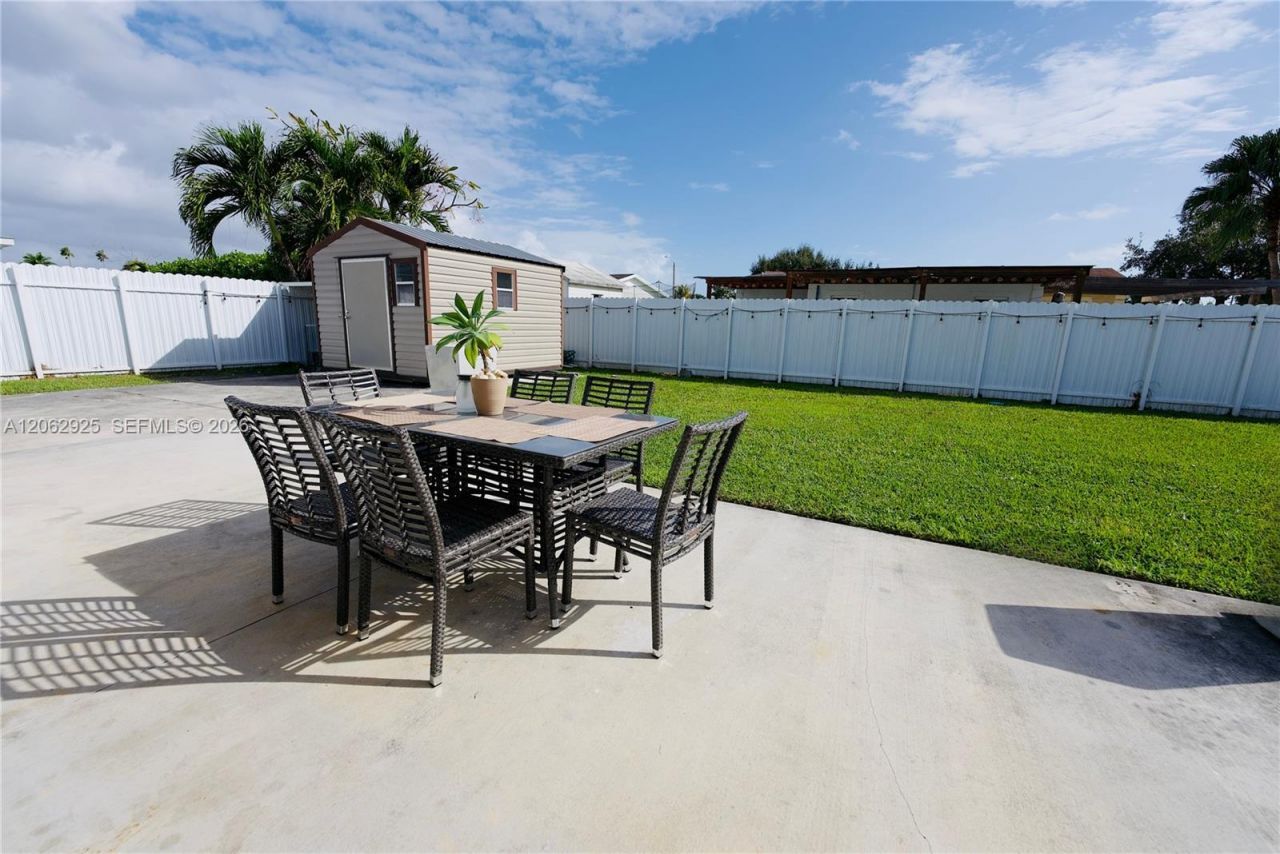 14515 SW 105th Ct, Miami, FL 33176 Photo