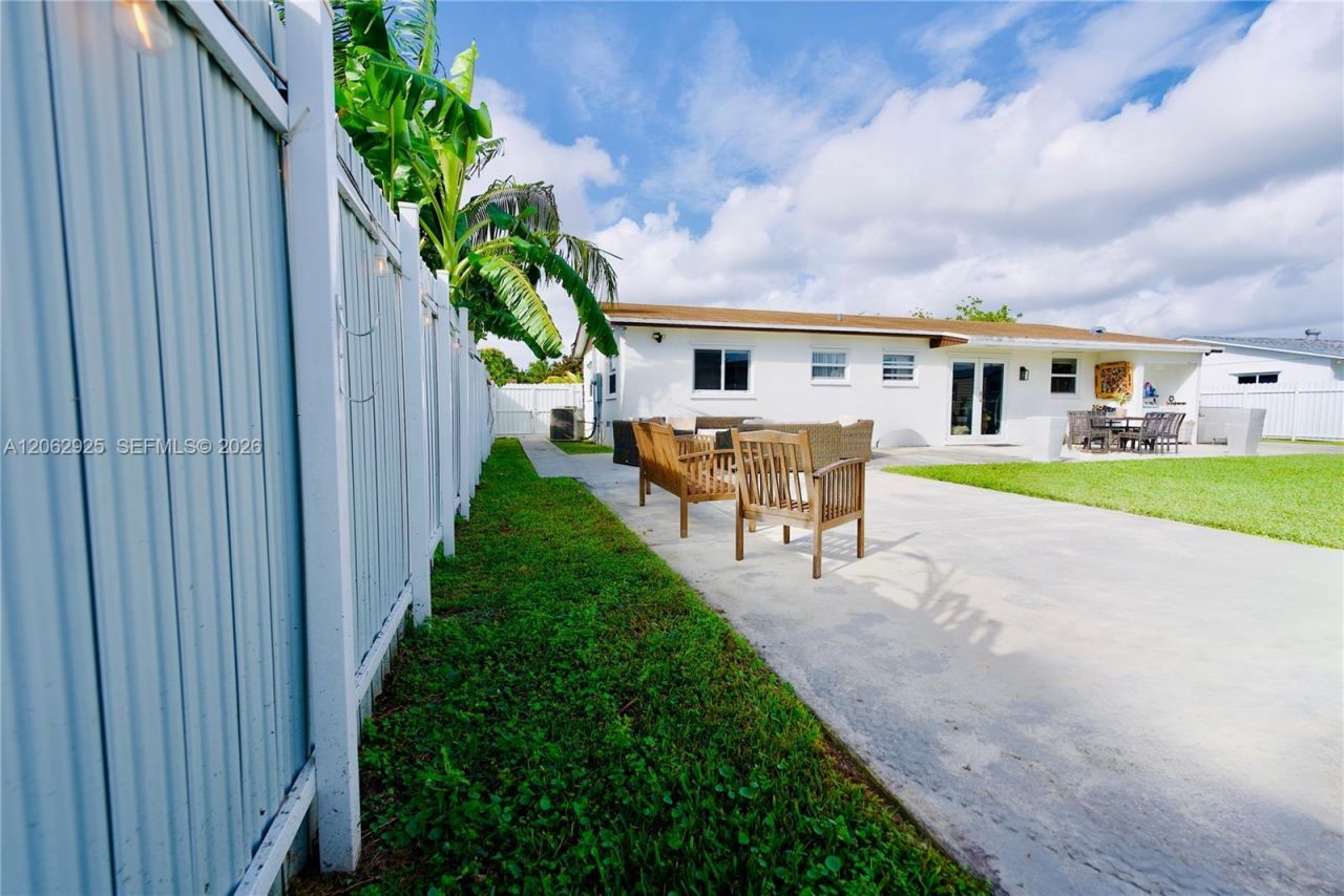 14515 SW 105th Ct, Miami, FL 33176 Photo