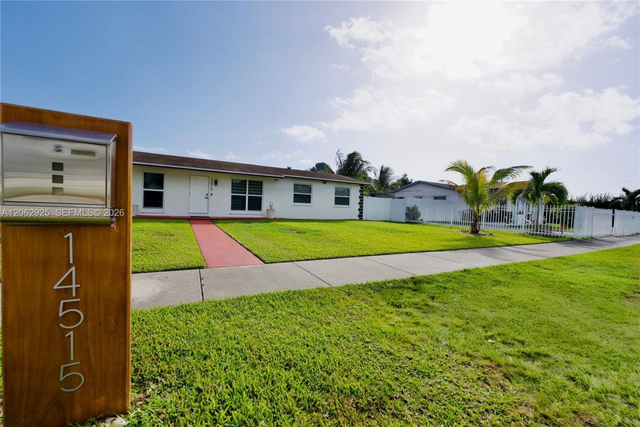 14515 SW 105th Ct, Miami, FL 33176 Photo
