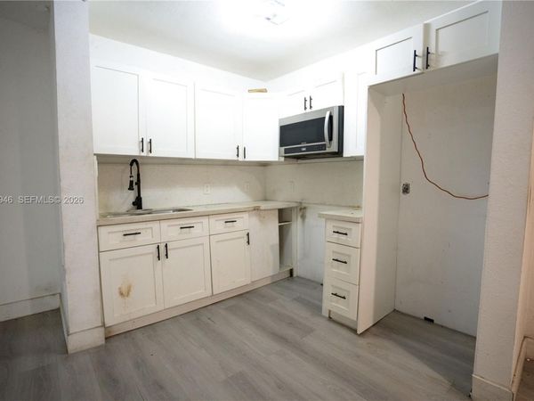743 NW 63rd St , Miami, FL 33150