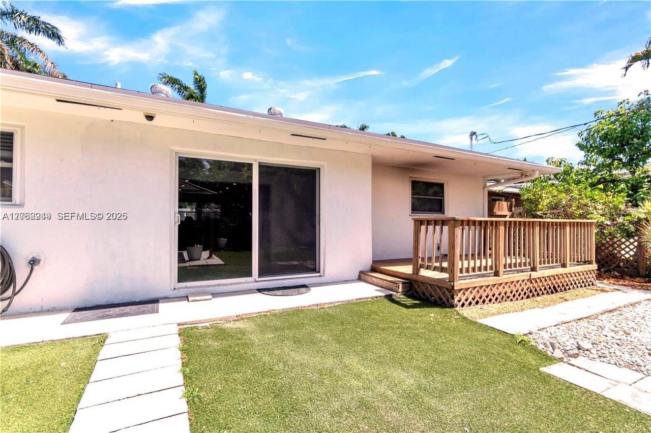 806 NE 4th St , Hallandale Beach, FL 33009 Photo