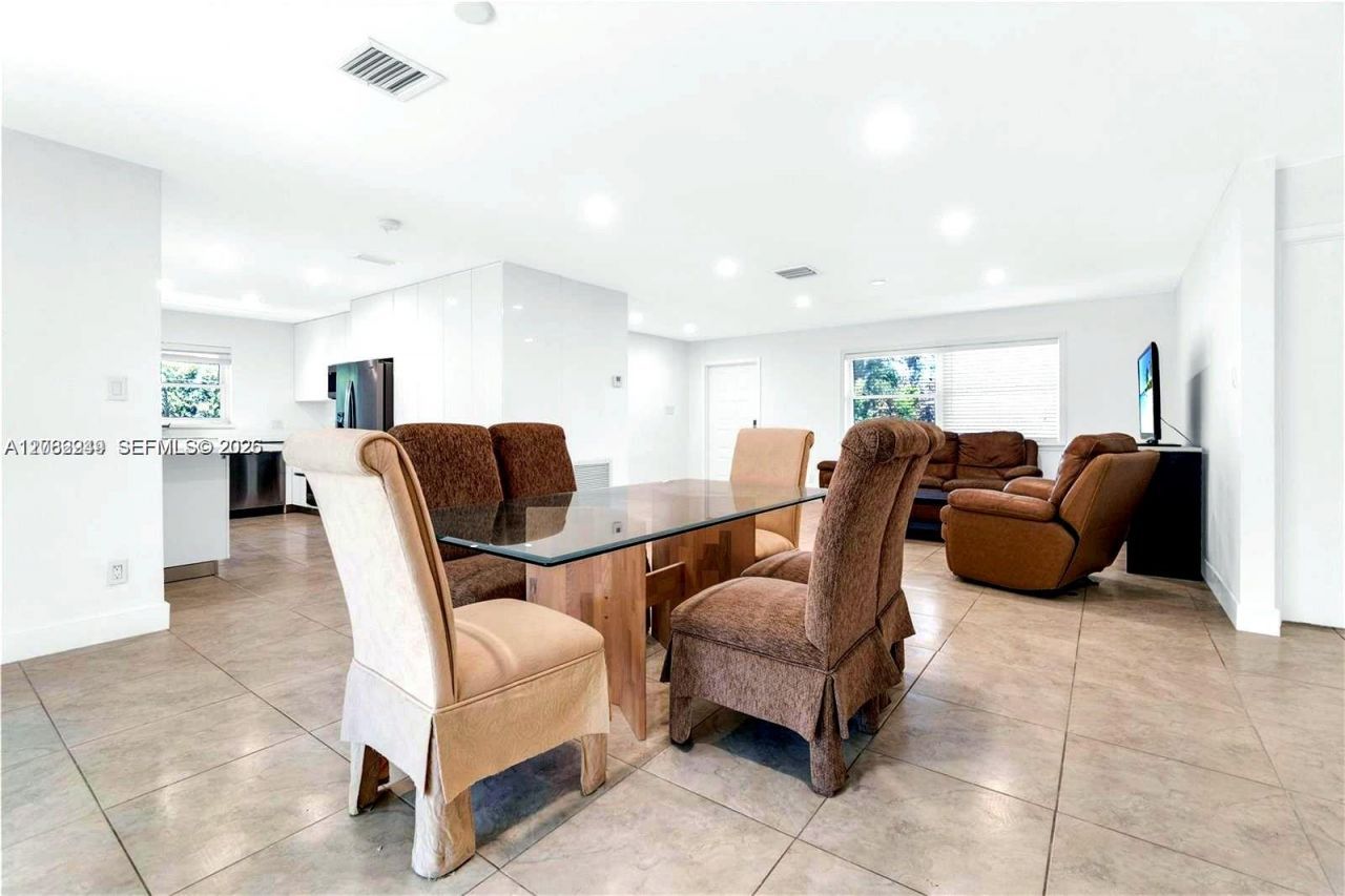 806 NE 4th St , Hallandale Beach, FL 33009 Photo
