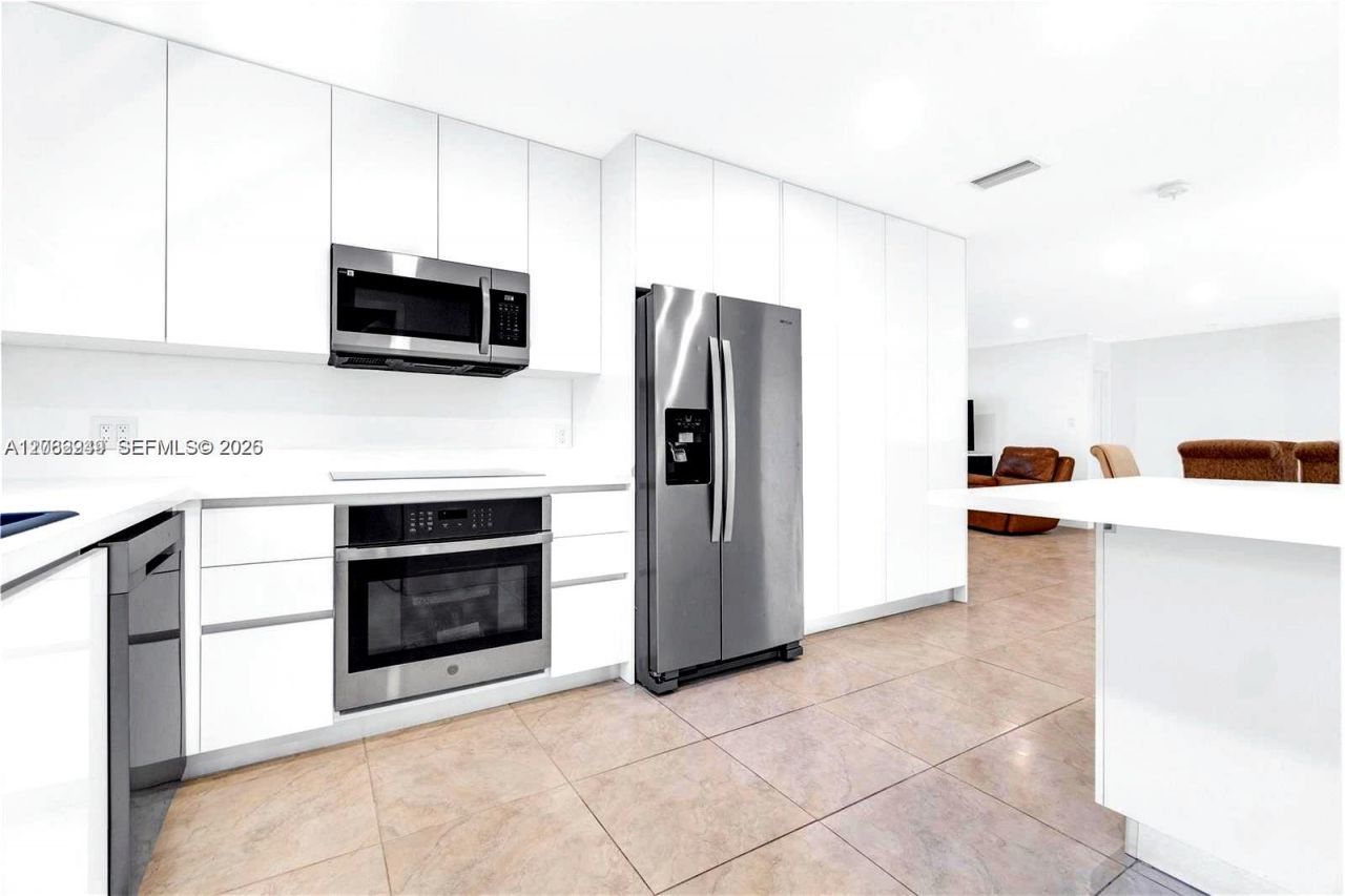 806 NE 4th St , Hallandale Beach, FL 33009 Photo
