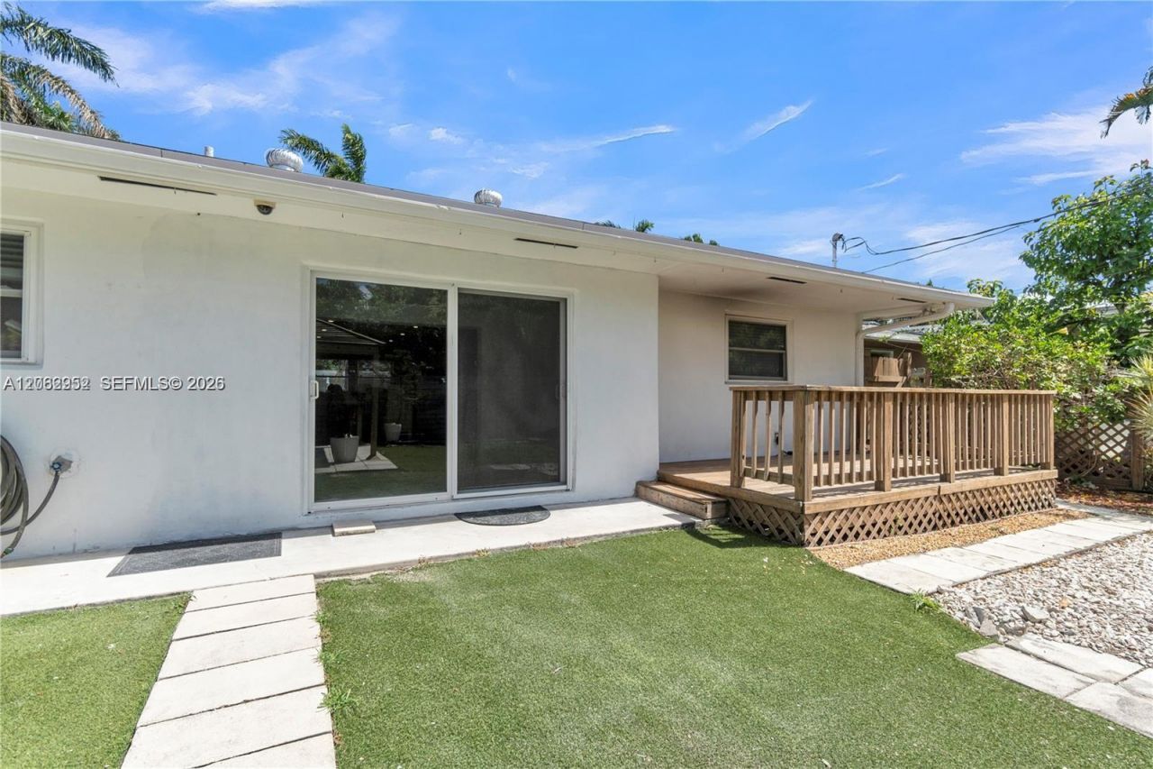 806 NE 4th St, Unit ., Hallandale Beach, FL 33009 Photo