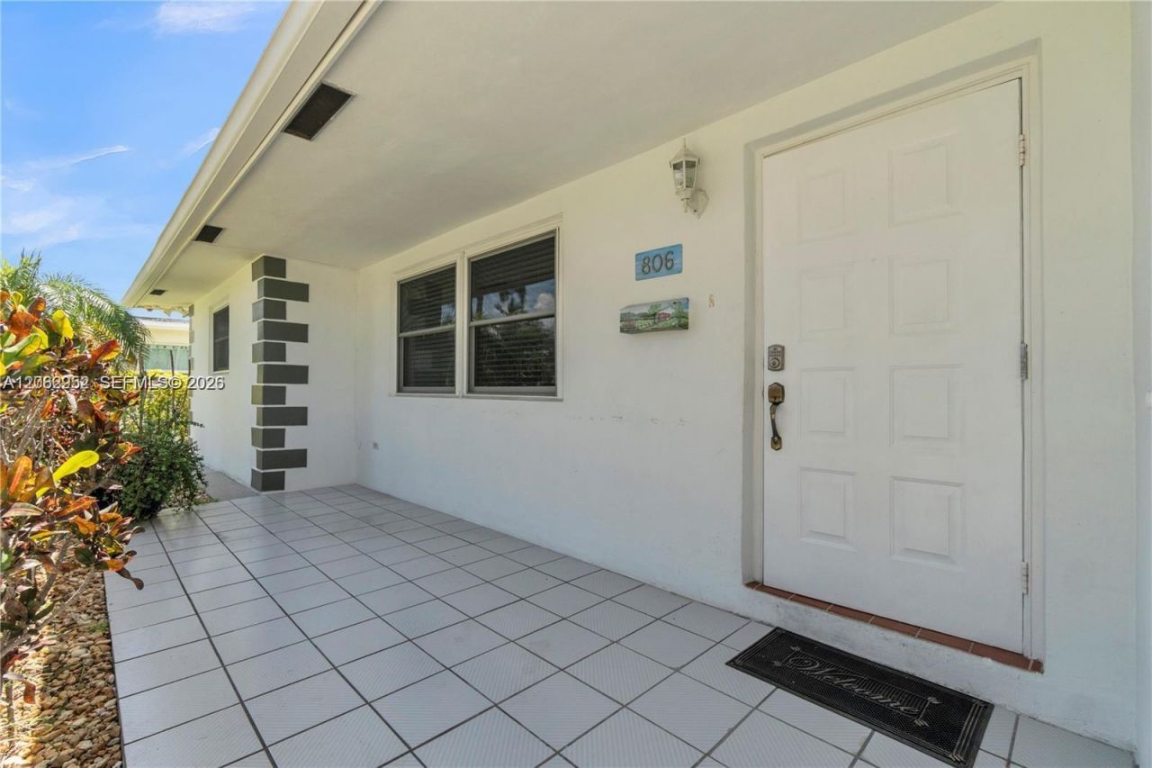 806 NE 4th St, Unit ., Hallandale Beach, FL 33009 Photo