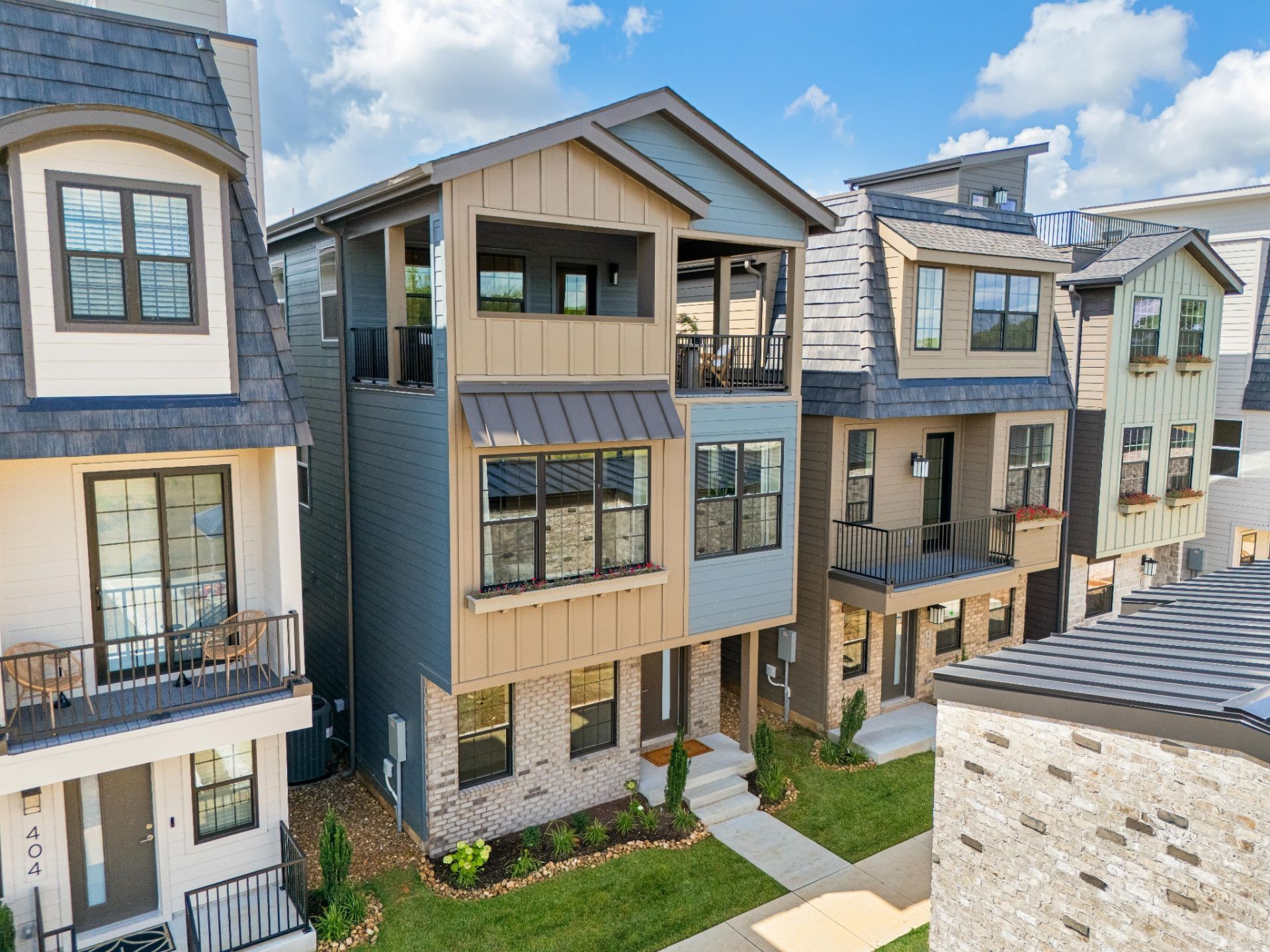 2424 W Heiman St, Nashville, TN 37208 Main Photo