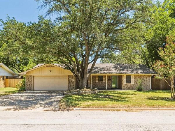 2204 10th Street , Brownwood, TX 76801