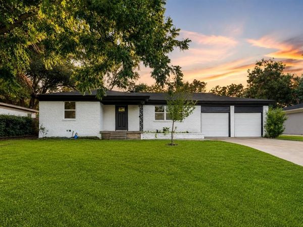 1026 Park Center Street, Benbrook, TX 76126