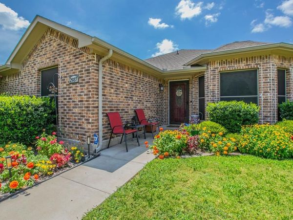 2937 Mayfair Lane , Lancaster, TX 75134