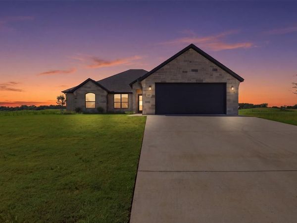 117 Eagle Court , Glen Rose, TX 76077