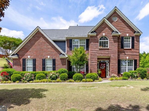 933 Cruce Lake Drive, Hoschton, GA 30548