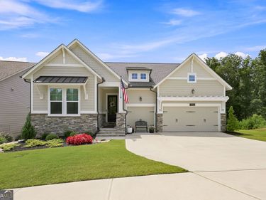 7012 Cottage Grove Drive, Flowery Branch, GA 30542