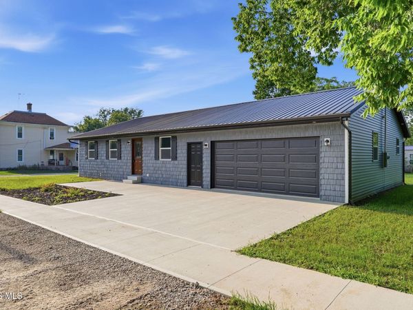 110 W Clay Street , Mount Blanchard, OH 45867