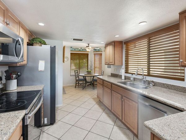 725 S ARROWWOOD Way, Mesa, AZ 85208