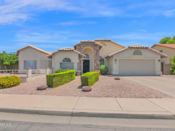 2633 S VINEYARD, Mesa, AZ 85210