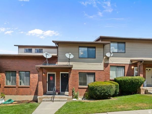 1113 COUNTRY HILLS DR , Unit B2, Ogden, UT 84403