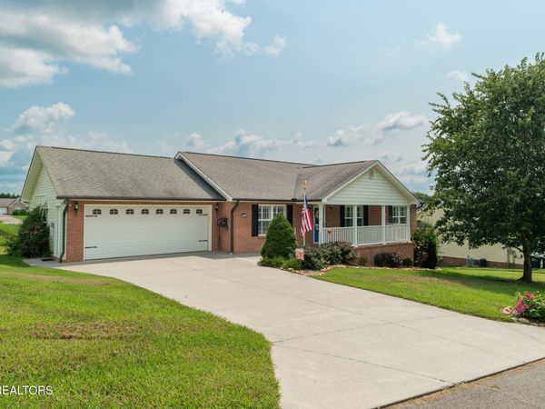 2609 Covington Circle, Sevierville, TN 37876
