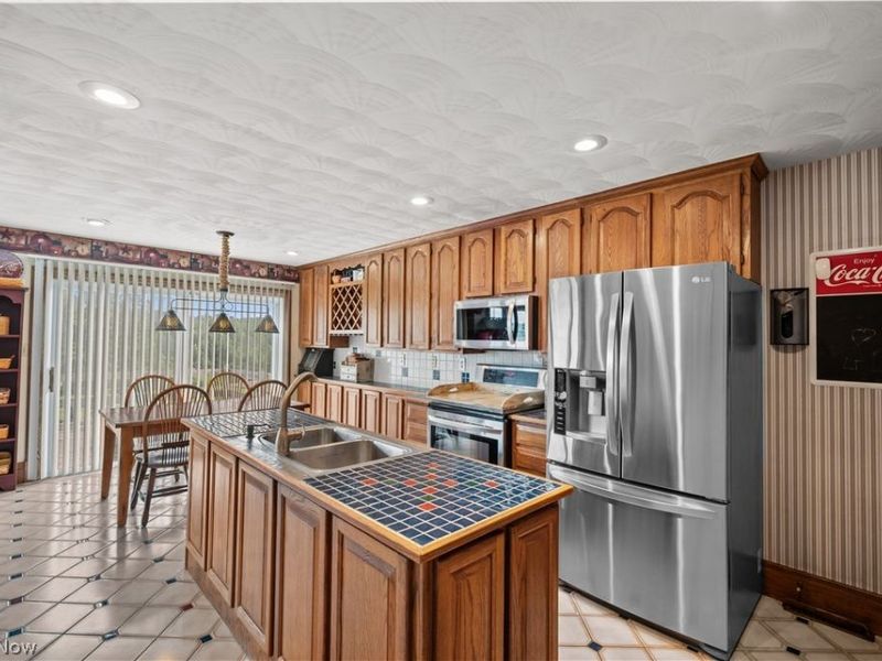 1811 Washington Boulevard, Belpre, OH 45714 Photo 2